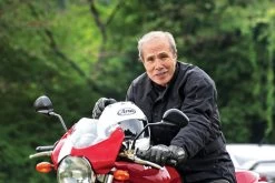 Arai Quantum-X Drone Helmet -HJC Store arai quantum x helmet on rider 62573.1680589158