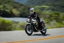 Bell Bullitt Command Helmet -HJC Store bell bullitt helmet on rider 71797.1671244844