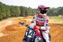 Bell Moto-9S Flex Hello Cousteau Stripes Helmet 21 Bell Moto-9S Flex Hello Cousteau Stripes Helmet -HJC Store bell moto 9s flex ferrandis mechant helmet in action 96367.1696807997