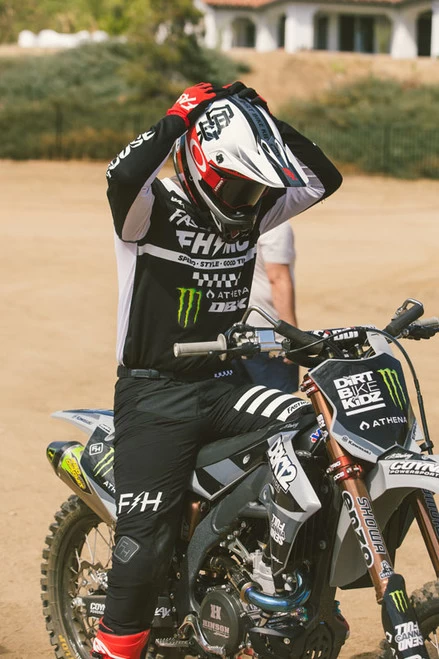 Bell MX-9 MIPS McGrath Showtime Replica 23 Helmet 10 Bell MX-9 MIPS McGrath Showtime Replica 23 Helmet - Image 10