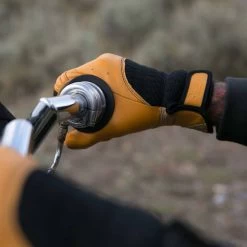 Biltwell Bantam Gloves -HJC Store biltwell bantam gloves tan 2 72012.1561439650