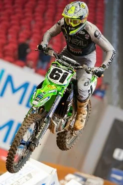 HJC I50 Mimic Helmet -HJC Store hjc i50 helmet in action 68426.1692412732